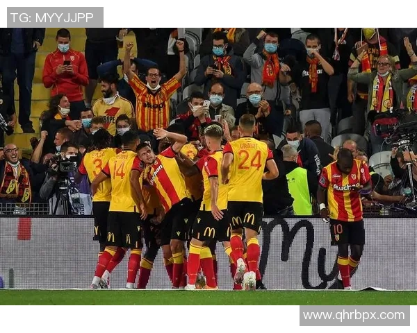 足球球星综合分析：技术特点、比赛风格与个人成就全解析