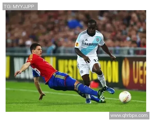 帕尼尼足球球星卡加维：年轻天才崭露头角的足球之路