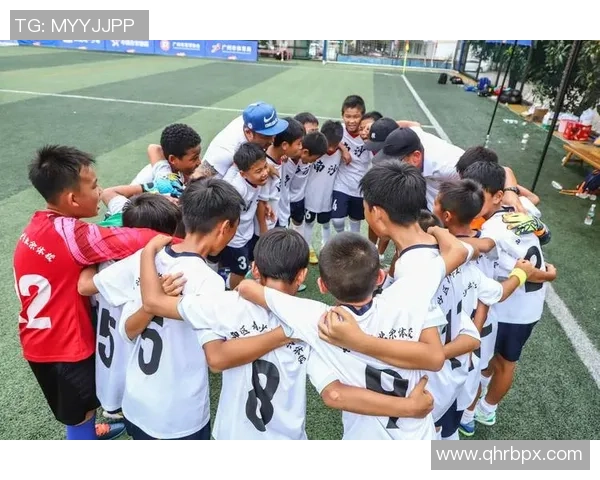 杨杨:从青训崭露头角到国际舞台的足球传奇成长之路 杨杨:从青训崭露头角到国际舞台的足球传奇成长之路